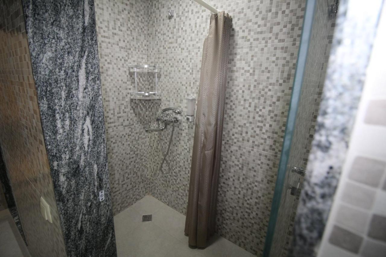 Hostel Jeal Batumi Eksteriør billede